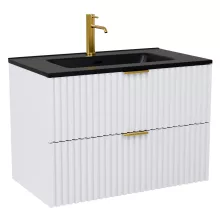 HD Ravello Matt White 60 komplett fürdőszoba bútor szett fali mosdószekrénnyel, szálcsiszolt arany fogantyúkkal, matt fekete slim mosdóval, tükörrel és magasszekrénnyel