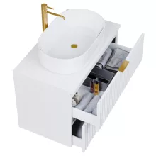 HD Rapallo Matt White 60 komplett fürdőszoba bútor fali mosdószekrénnyel, szálcsiszolt arany fogantyúkkal, matt fehér mosdópulttal és tükörrel