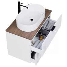 HD Rapallo Matt White 60 komplett fürdőszoba bútor fali mosdószekrénnyel, matt fekete fogantyúkkal, tölgyfa színű mosdópulttal és tükörrel