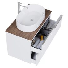 HD Carona Matt White 60 komplett fürdőszoba bútor fali mosdószekrénnyel, fényes króm fogantyúkkal, tölgyfa színű mosdópulttal és tükörrel