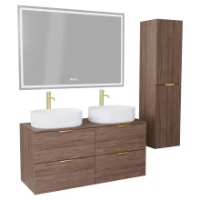 HD Salerno Oak 120 komplett fürdőszoba bútor szett fali mosdószekrénnyel, szálcsiszolt arany fogantyúval, tölgyfa színű mosdópulttal, tükörrel és magasszekrénnyel