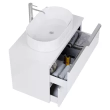 HD Carona Lacquer White 60 komplett fürdőszoba bútor fali mosdószekrénnyel, fényes króm fogantyúkkal, fényes fehér mosdópulttal és tükörrel