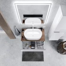 HD Carona Lacquer White 60 komplett fürdőszoba bútor fali mosdószekrénnyel, szálcsiszolt króm fogantyúkkal, tölgyfa színű mosdópulttal és tükörrel