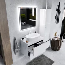 HD Carona Lacquer White 60 komplett fürdőszoba bútor fali mosdószekrénnyel, matt fehér fogantyúkkal, fényes fehér mosdópulttal és tükörrel