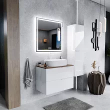 HD Carona Lacquer White 60 komplett fürdőszoba bútor fali mosdószekrénnyel, matt fehér fogantyúkkal, tölgyfa színű mosdópulttal és tükörrel