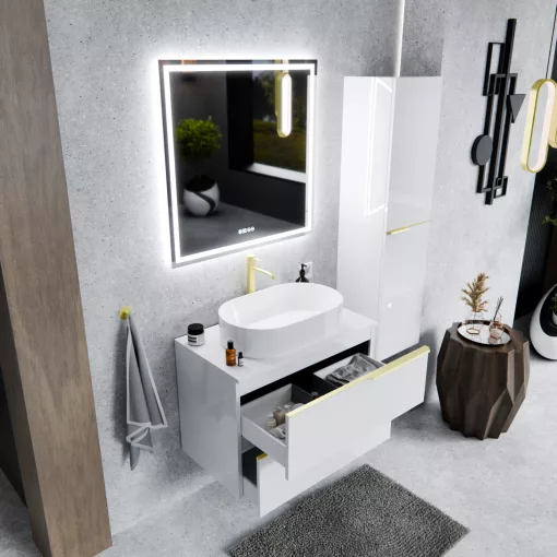 HD Carona Lacquer White 60 komplett fürdőszoba bútor fali mosdószekrénnyel, szálcsiszolt arany fogantyúkkal, fényes fehér mosdópulttal és tükörrel