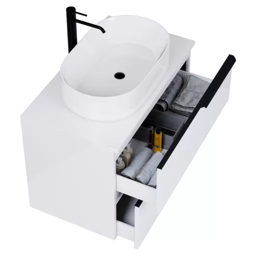 HD Carona Lacquer White 60/80 komplett fürdőszoba bútor szett fali mosdószekrénnyel, matt fekete fogantyúkkal, fényes fehér mosdópulttal, tükörrel és magasszekrénnyel