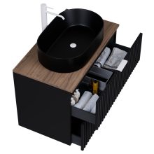 HD Rapallo Matt Black 60 komplett fürdőszoba bútor fali mosdószekrénnyel, matt fehér fogantyúkkal, tölgyfa színű mosdópulttal és tükörrel