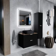 HD Rapallo Matt Black 60 komplett fürdőszoba bútor fali mosdószekrénnyel, matt fehér fogantyúkkal, tölgyfa színű mosdópulttal és tükörrel