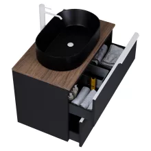 HD Carona Matt Black 60 komplett fürdőszoba bútor szett fali mosdószekrénnyel, matt fehér fogantyúkkal, tölgyfa színű mosdópulttal, tükörrel és magasszekrénnyel