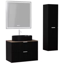 HD Rapallo Matt Black 80 komplett fürdőszoba bútor szett fali mosdószekrénnyel, matt fehér fogantyúval, tölgyfa színű mosdópulttal, tükörrel és magasszekrénnyel