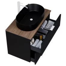 HD Rapallo Matt Black 80 komplett fürdőszoba bútor szett fali mosdószekrénnyel, matt fehér fogantyúval, tölgyfa színű mosdópulttal, tükörrel és magasszekrénnyel