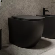 HD Lea Matt Black perem nélküli mély öblítésű íves álló WC slim "L" tetővel és matt fekete zsanérral