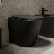 HD Madrid Matt Black perem nélküli mély öblítésű íves álló WC slim "L" tetővel és matt fekete zsanérral