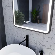 HD Reno Black 60 cm széles fali szögletes LED okostükör fekete kerettel, érintőkapcsolóval, digitális órával és páramentesítő funkcióval