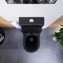 HD Dream Matt Black perem nélküli mély öblítésű íves fekete monoblokkos WC hátsó kifolyású slim "F" tetővel és fényes króm kiegészítőkkel + tartály